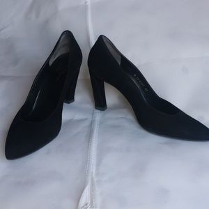 Black Robert Clergerie suede pumps